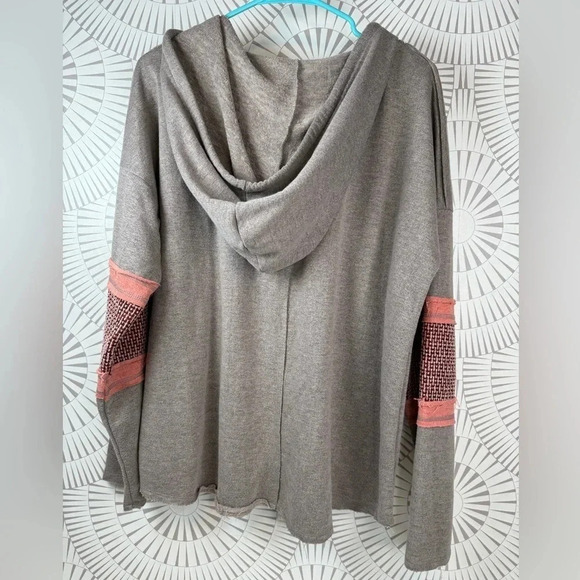 Altar’d State Women’s Hooded Sweatshirt Medium - Picture 2 of 5